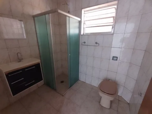 Sobrado com 400m² 4 quartos e 2 banheiros, para alugar, no bairro Vila Invernada em São Paulo