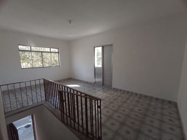 Sobrado com 400m² 4 quartos e 2 banheiros, para alugar, no bairro Vila Invernada em São Paulo