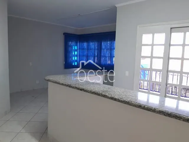 Sobrado com 200m², para alugar, no bairro Centro em Santa Bárbara D'Oeste