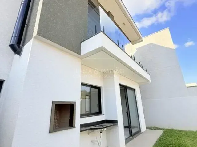Sobrado com 172m² 3 quartos e 4 banheiros, à venda, no bairro Campo Pequeno em Colombo