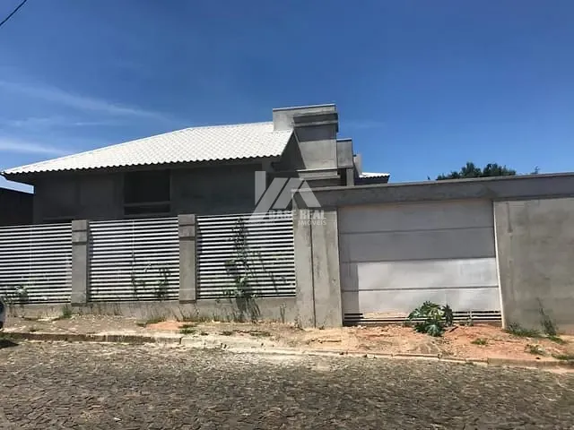 Sobrado com 440m² 4 quartos e 7 banheiros, à venda, no bairro Nova Rússia em Ponta Grossa
