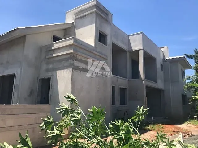 Sobrado com 440m² 4 quartos e 7 banheiros, à venda, no bairro Nova Rússia em Ponta Grossa