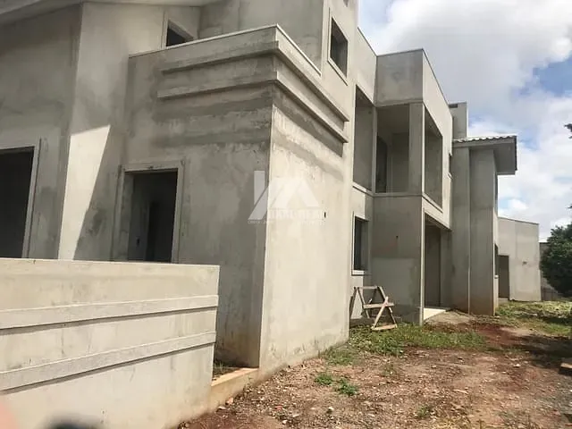 Sobrado com 440m² 4 quartos e 7 banheiros, à venda, no bairro Nova Rússia em Ponta Grossa