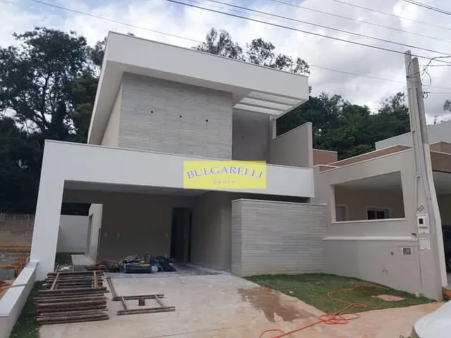 Sobrado com 225m² 3 quartos e 4 banheiros, à venda, no bairro Jardim Gramadão I em Jundiaí
