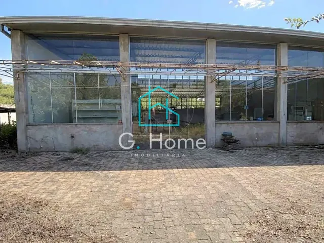 Sobrado com 448m², à venda, no bairro Progresso em Londrina