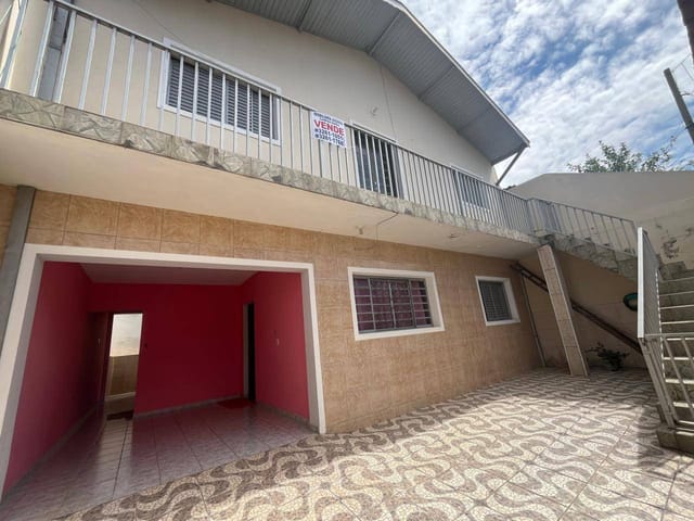 Sobrado com 250m² 6 quartos e 2 banheiros, à venda, no bairro Parque Valença I em Campinas