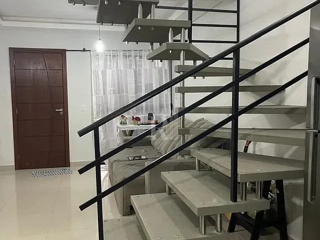 Sobrado 2 quartos e 1 banheiro, à venda, no bairro areias em Tijucas