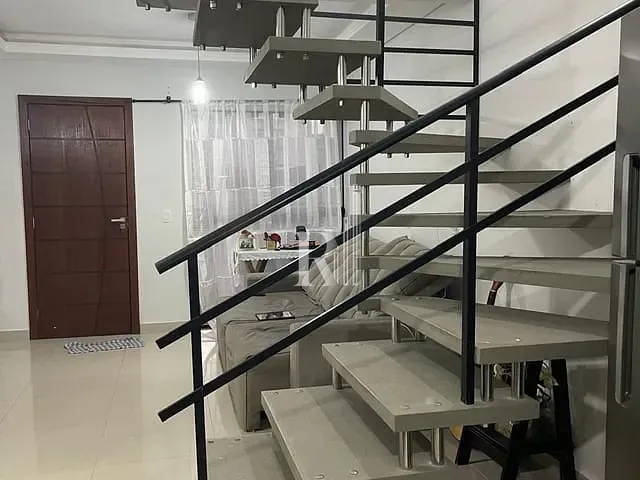 Sobrado 2 quartos e 1 banheiro, à venda, no bairro areias em Tijucas