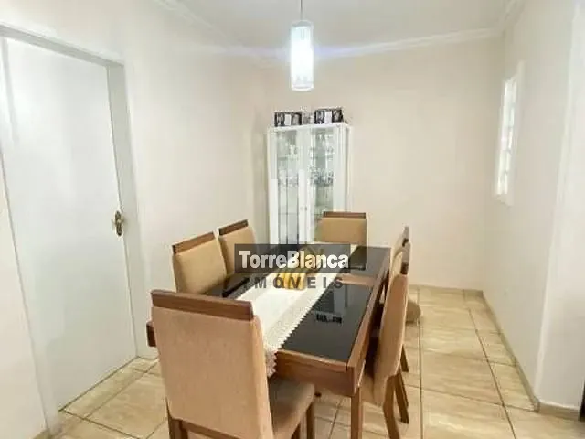 Sobrado com 325m² 5 quartos e 5 banheiros, à venda, no bairro Neves em Ponta Grossa