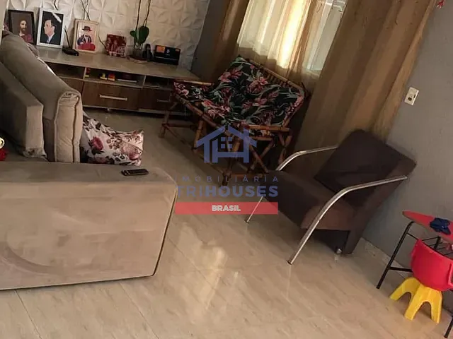 Sobrado com 200m² 2 quartos e 2 banheiros, à venda, no bairro Cidade Industrial em Curitiba