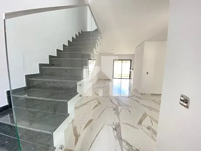Sobrado com 150m² 3 quartos e 3 banheiros, à venda, no bairro Jardim Celeste em Jundiaí