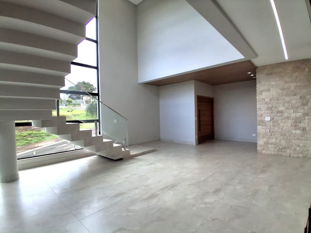 Casa com 360m² 3 quartos e 5 banheiros, à venda, no bairro Condomínio Ville Campestre em Londrina