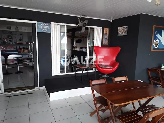 Sobrado com 205m², à venda, no bairro Jardim das Américas em Curitiba