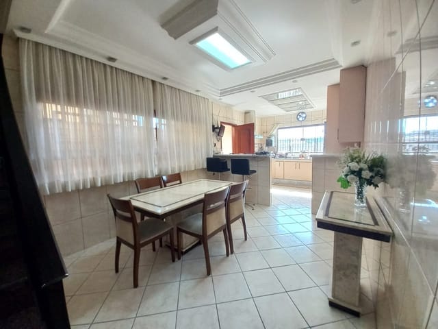 Foto do Sobrado - SOBRADO A VENDA PRÓXIMO AO MONOTRILHO DA VILA UNIÃO. 3 DORMITÓRIOS COM AR CONDICIONADO. QUINTAL COM CHURRASQUEIRA, 5 VAGAS DE GARAGEM. | Sanches Imobiliária VIP