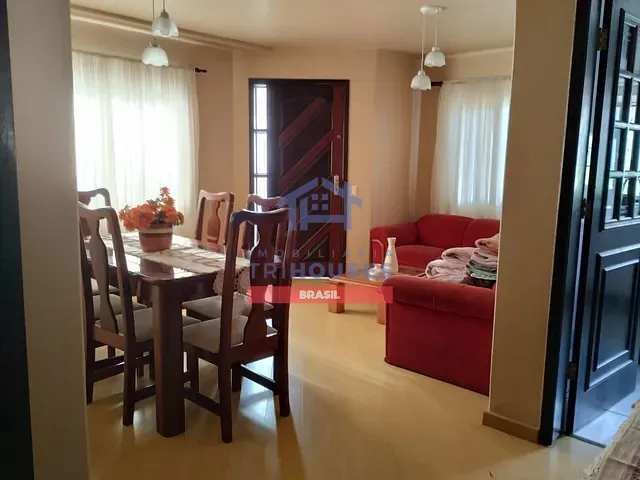 Sobrado com 600m² 3 quartos e 3 banheiros, à venda, no bairro Boqueirão em Curitiba