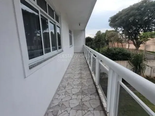 Sobrado com 257m² 3 quartos e 2 banheiros, à venda, no bairro Boqueirão em Curitiba