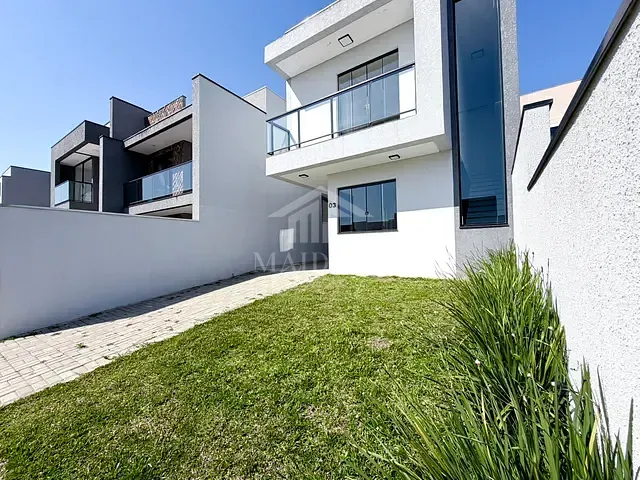 Sobrado com 126m² 3 quartos e 2 banheiros, à venda, no bairro Costeira em São José dos Pinhais