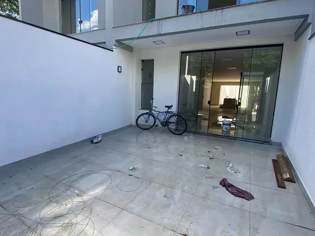 Sobrado com 150m² 3 quartos e 3 banheiros, à venda, no bairro Jardim Oriente em São José dos Campos