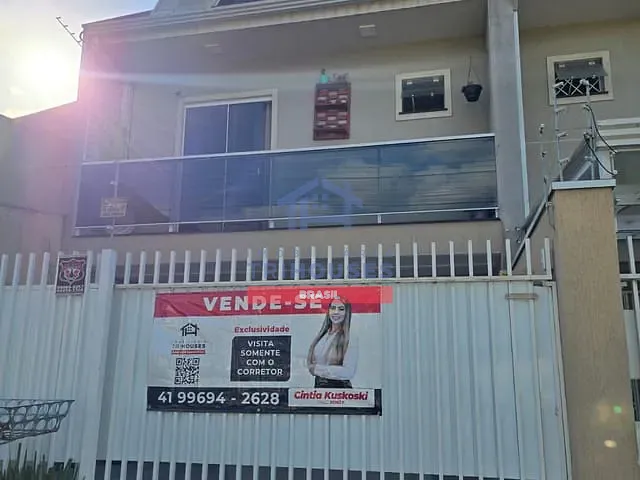 Sobrado 3 quartos e 2 banheiros, à venda, no bairro Boqueirão em Curitiba