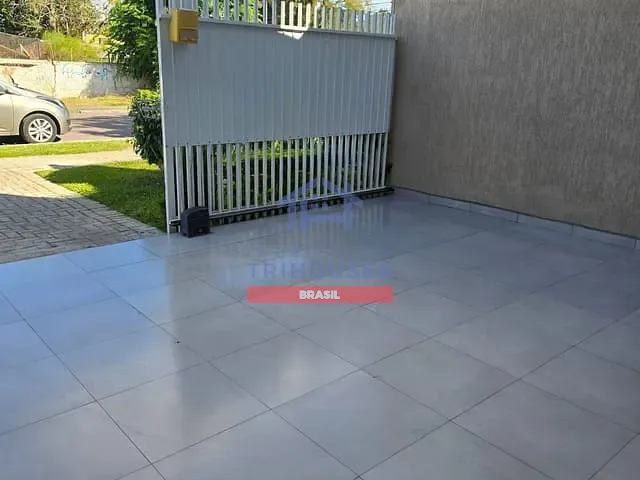 Sobrado 3 quartos e 2 banheiros, à venda, no bairro Boqueirão em Curitiba