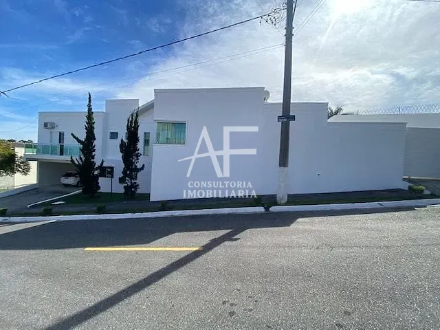 Sobrado com 341m² 5 quartos e 4 banheiros, à venda, no bairro Jardim Hípica Pinheiro em Taubaté