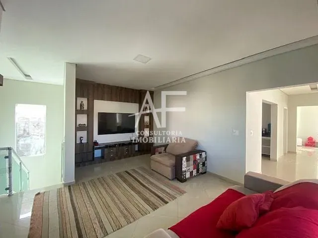 Sobrado com 341m² 5 quartos e 4 banheiros, à venda, no bairro Jardim Hípica Pinheiro em Taubaté