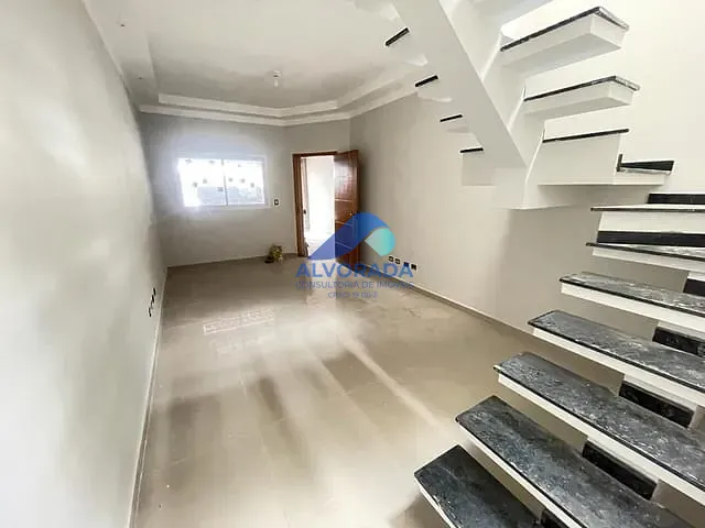 Sobrado com 125m² 3 quartos e 1 banheiro, à venda, no bairro Jardim das Indústrias em São José dos Campos