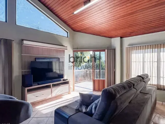 Sobrado com 416m² 5 quartos e 3 banheiros, à venda, no bairro Liberdade em Novo Hamburgo