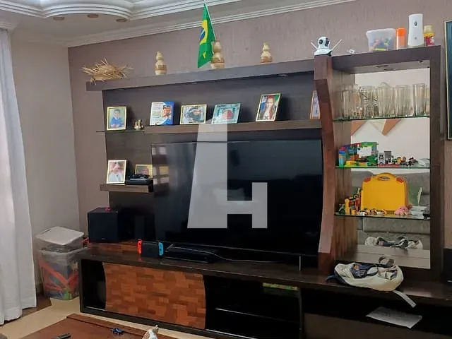 Sobrado à venda ou para alugar, no bairro Camargos em Guarulhos