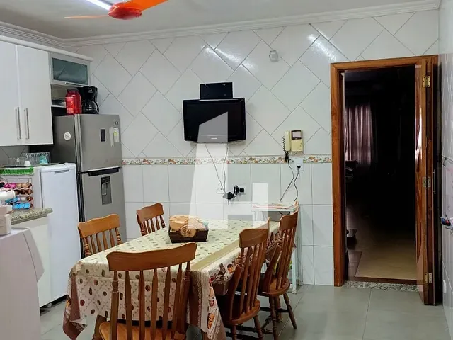 Sobrado à venda ou para alugar, no bairro Camargos em Guarulhos