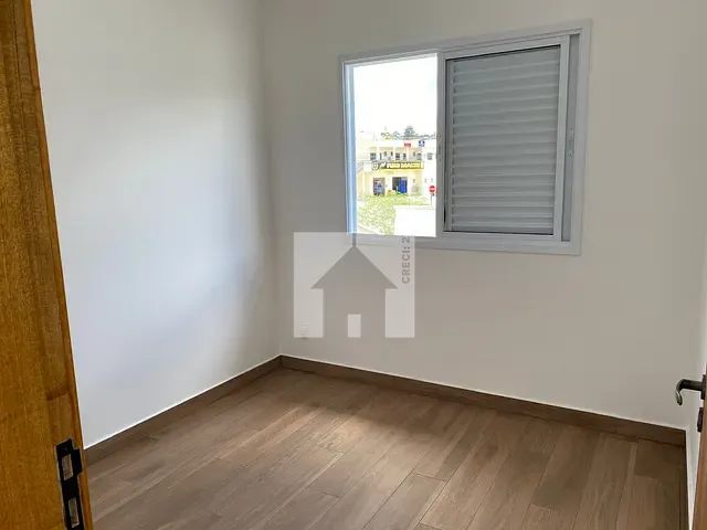 Sobrado 3 quartos e 2 banheiros, à venda, no bairro Residencial Santa Giovana em Jundiaí