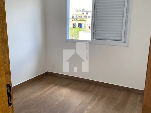 Sobrado 3 quartos e 2 banheiros, à venda, no bairro Residencial Santa Giovana em Jundiaí