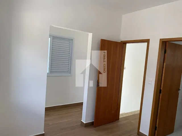 Sobrado 3 quartos e 2 banheiros, à venda, no bairro Residencial Santa Giovana em Jundiaí