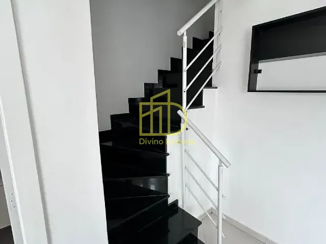 Sobrado 3 quartos e 2 banheiros, à venda, no bairro Jardim São Carlos em Sorocaba