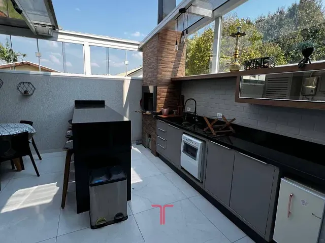 Sobrado com 144m² 3 quartos e 3 banheiros, à venda, no bairro Fanny em Curitiba