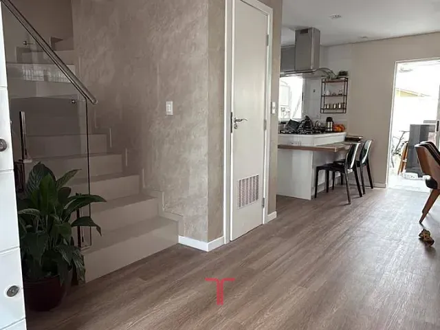 Sobrado com 144m² 3 quartos e 3 banheiros, à venda, no bairro Fanny em Curitiba