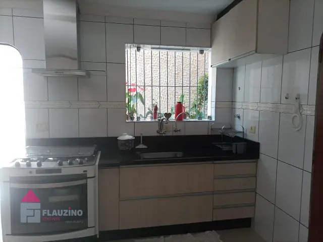 Sobrado com 125m² 3 quartos e 2 banheiros, à venda, no bairro Jardim Clementino em Taboão da Serra