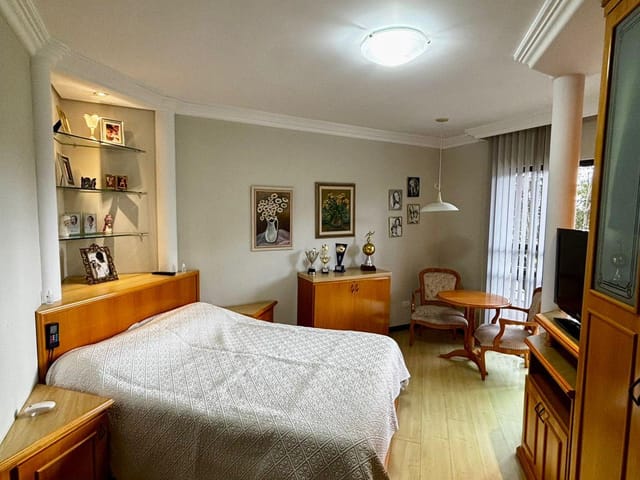 Sobrado 3 quartos e 3 banheiros, à venda, no bairro São Pedro em São José dos Pinhais