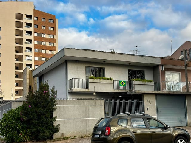 Sobrado 3 quartos e 3 banheiros, à venda, no bairro São Pedro em São José dos Pinhais