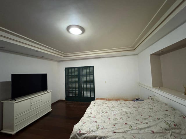 Sobrado com 1002m² 3 quartos e 7 banheiros, à venda, no bairro Mediterrâneo em Londrina