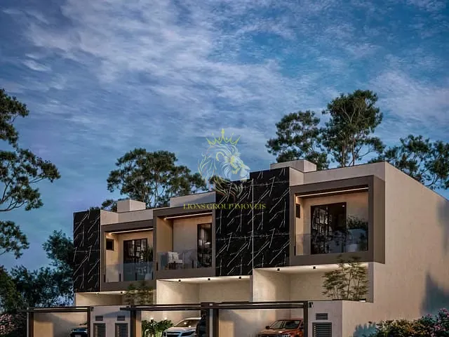 Sobrado 3 quartos e 3 banheiros, à venda, no bairro Santa Regina em Camboriú