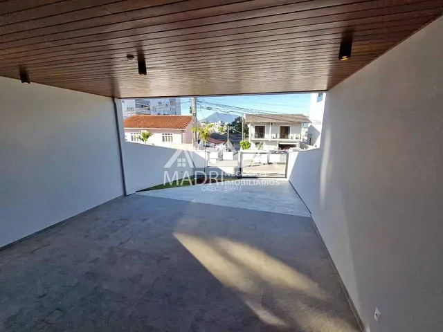Sobrado com 150m² 3 quartos e 1 banheiro, à venda, no bairro Passa Vinte em Palhoça