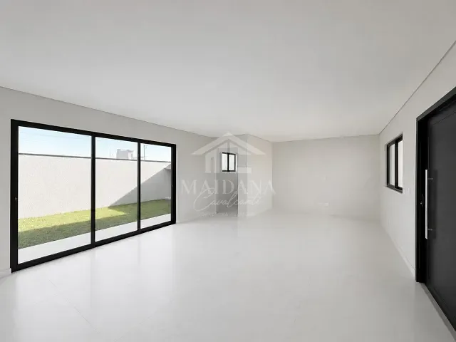 Sobrado com 129m² 3 quartos e 2 banheiros, à venda, no bairro Costeira em São José dos Pinhais
