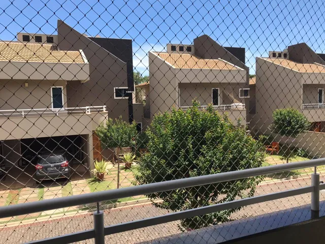Sobrado com 220m² 3 quartos e 2 banheiros, à venda, no bairro Vila Santana em Cambé