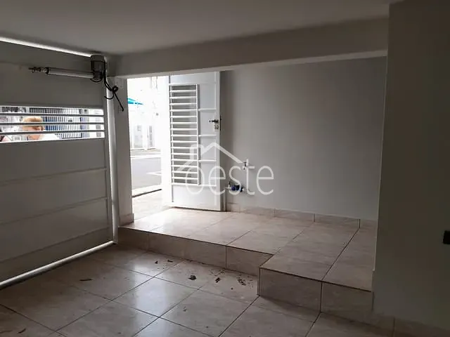 Sobrado com 192m² 2 quartos e 2 banheiros, à venda, no bairro Centro em Santa Bárbara D'Oeste