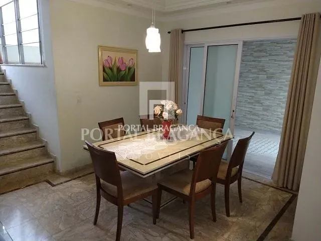 Sobrado com 380m² 4 quartos e 6 banheiros, à venda, no bairro Condominio Residencial Vereda América em Bragança Paulista