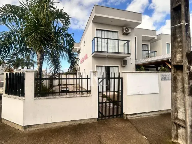 Sobrado 2 quartos e 3 banheiros, à venda, no bairro Areias em Tijucas