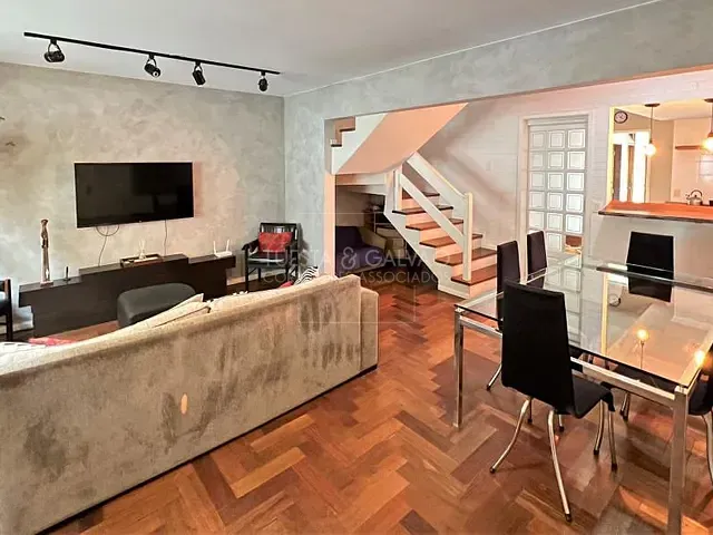 Sobrado com 191m² 3 quartos e 4 banheiros, à venda, no bairro Santa Felicidade em Curitiba