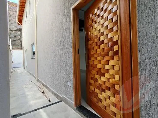 Sobrado com 120m² 3 quartos e 4 banheiros, à venda, no bairro Ocian em Praia Grande