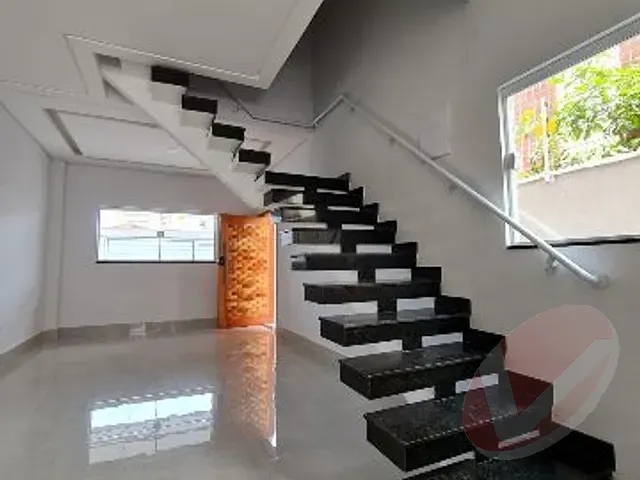 Sobrado com 120m² 3 quartos e 4 banheiros, à venda, no bairro Ocian em Praia Grande